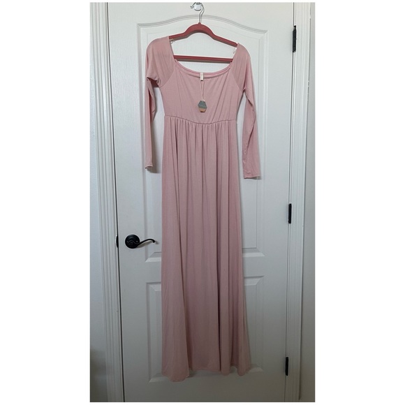 Pinkblush Dresses & Skirts - Pinkblush pink off the shoulder maternity dress